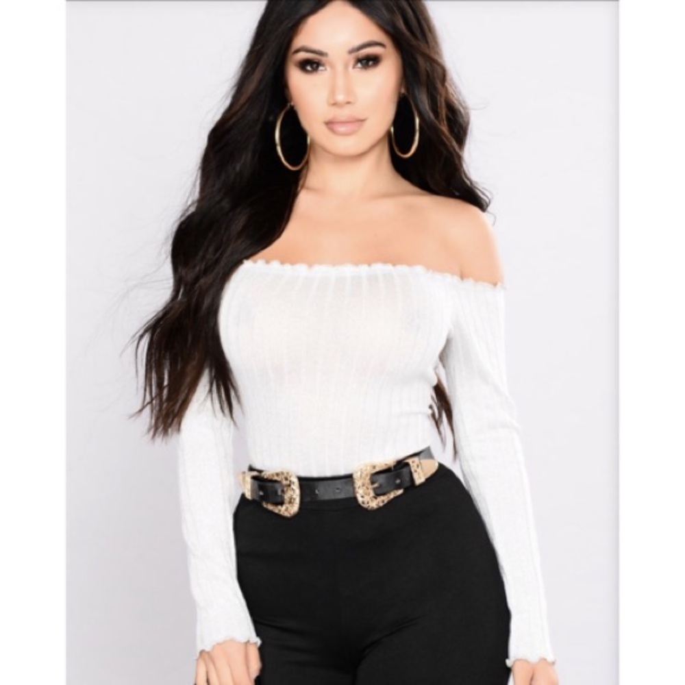NWT 🖤 Fashion Nova - Christa Off Shoulder Top